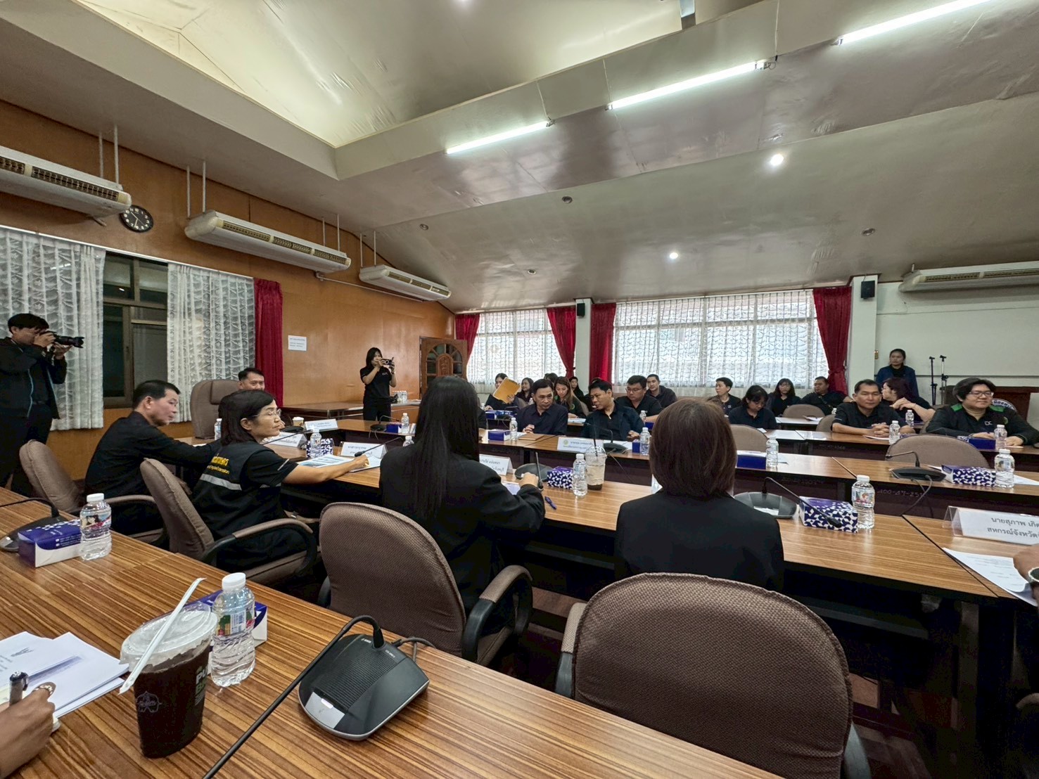 title - ส.ป.ก. จันทบุรี ร่วมลงพื้นที่ติดตาม นายกฤษ อุตตมะเวทิน รองปลัดกระทรวงเกษตรและสหกรณ์ และคณะ ในการติดตามคาดการณ์สถานการณ์เกลือทะเล และประชุมคณะกรรมการพัฒนาเกลือทะเลไทย และคณะทำงานภายใต้คณะกรรมการพัฒนาเกลือทะเลไทย 